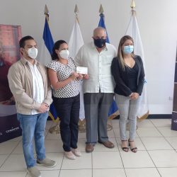 Realizamos la entrega de fondos para la puesta en marcha de un taller comunitario en Panchimalco.